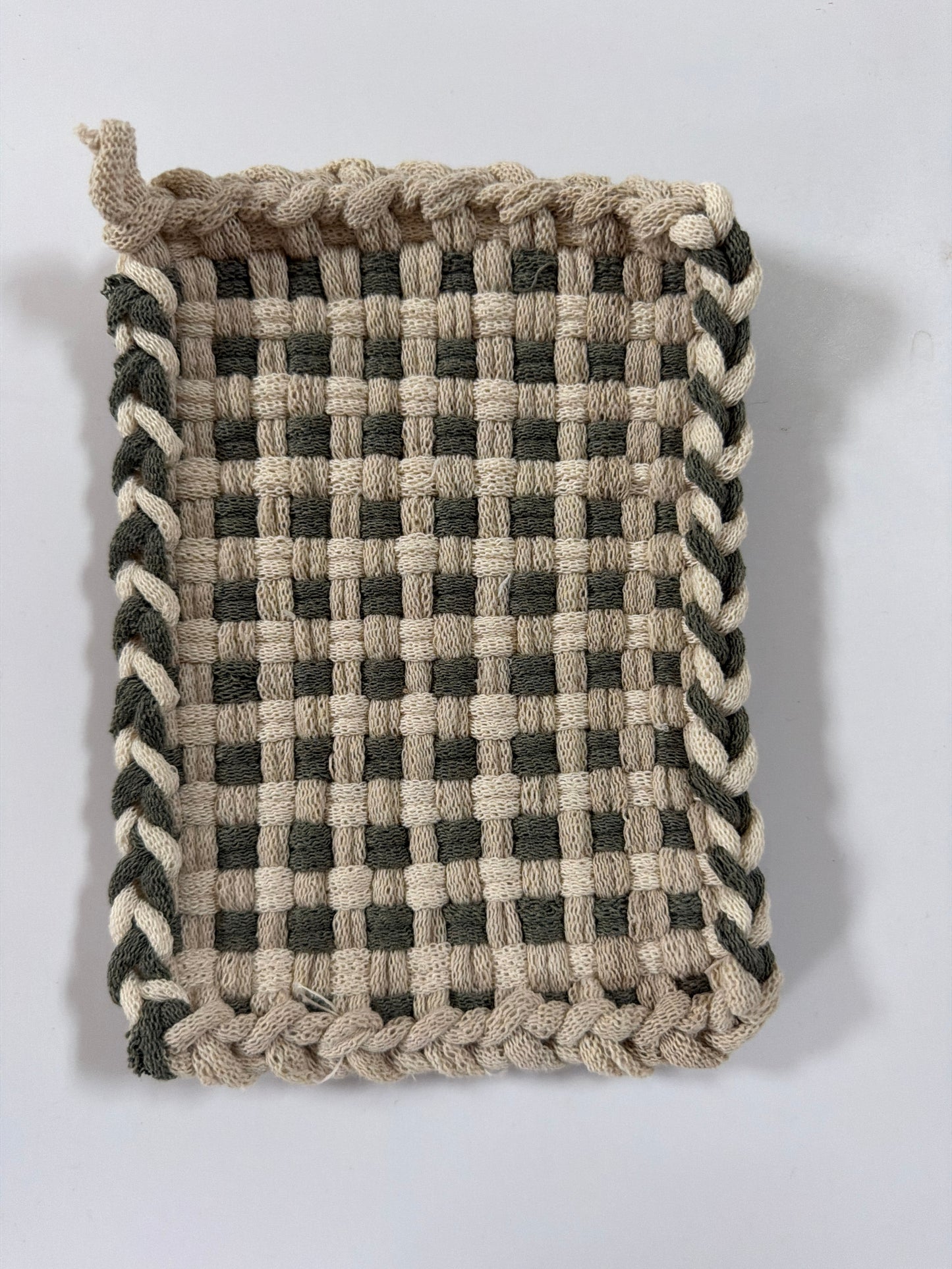 Trellis Rectangle Pot Holder looks perfect 