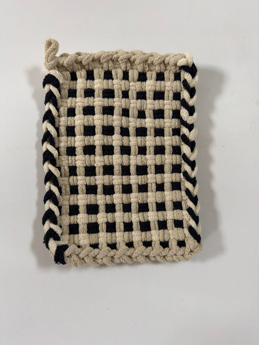 Trellis Rectangle Pot Holder looks perfect 