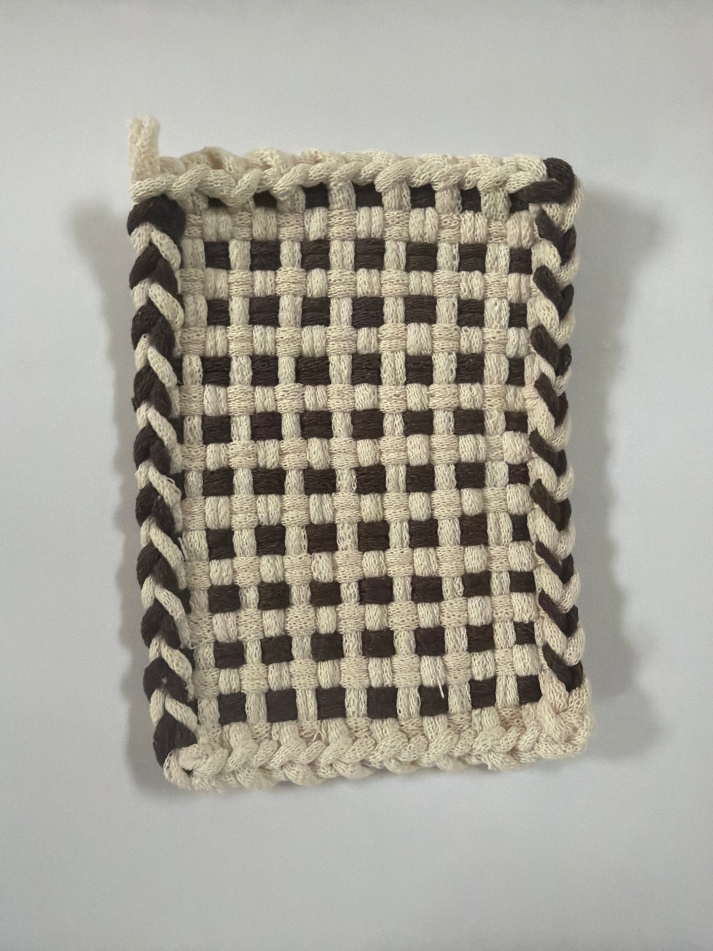 Trellis Rectangle Pot Holder looks perfect ￼